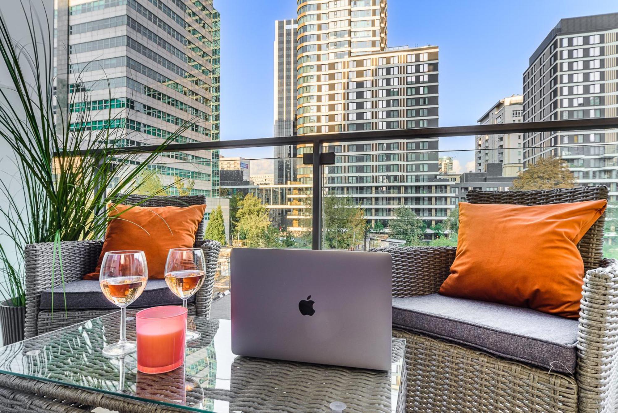 Luxury Apartments In Platinum Tower วอร์ซอ ภายนอก รูปภาพ